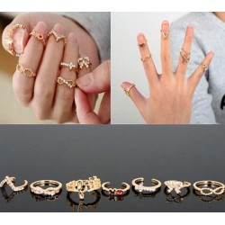 LOT : sept bagues de phalanges dorées