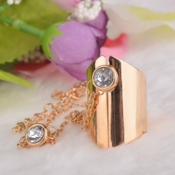 "Tout en un" : bague de phalange + bracelet strass