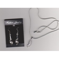 Parure : pendentif + boucles d'oreilles en cristal blanc et strass