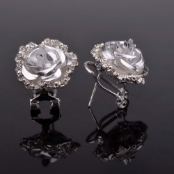 Boucles d'oreilles fleur rose : blanches