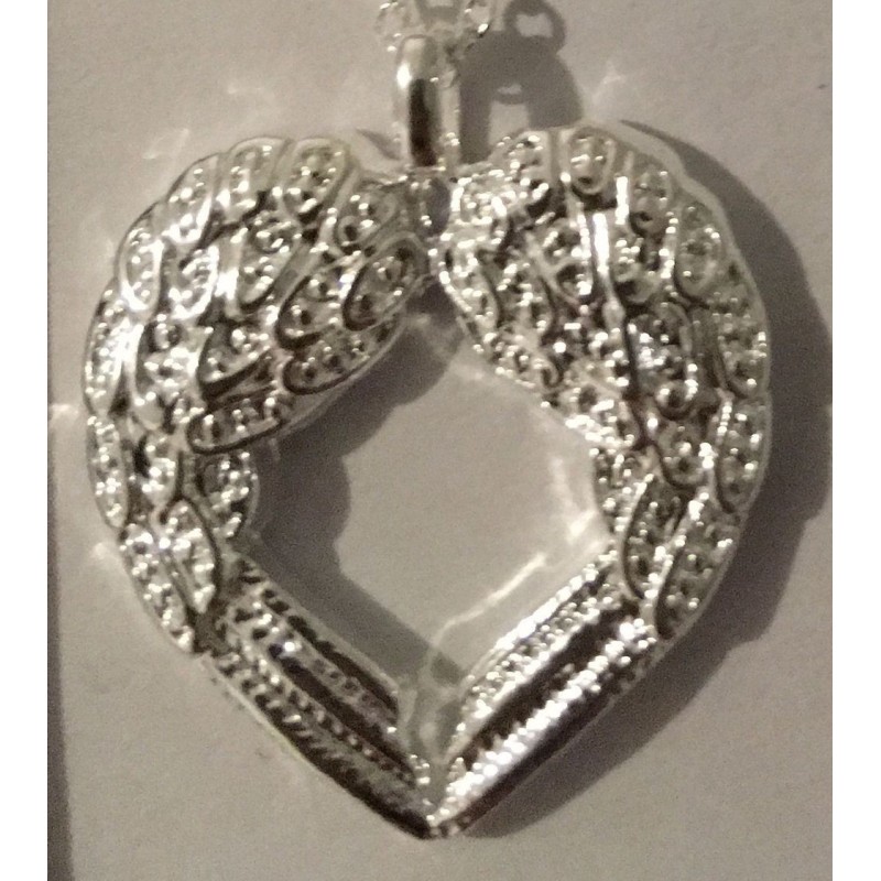 pendentif ange gardien veille sur vous en vous entourant de ses aile d'ange en forme de coeur
