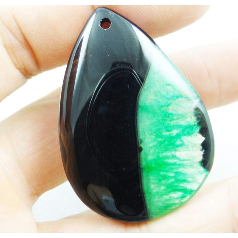 Pendentif en Agate verte et noire – 46 x 33 mm
