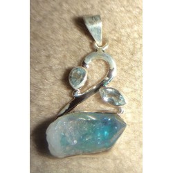 Rare pièce de créateur ! Pendentif poinçonné .925 en forme de cygne en cristal de quartz aqua aura et sa pellicule d'or ainsi qu