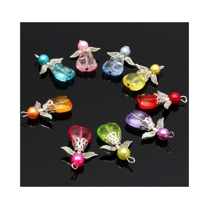 Ange en pendentif de différentes couleurs. Matériau en acrylique avec ses ailes d'ange en métal argenté.Vous choisissez la c