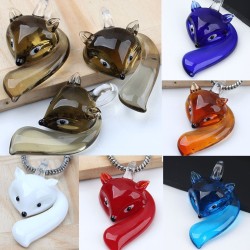 Petit et mignon pendentif en forme de Renardeau, idéal pour vous assurez d'être au top toute la journée ou même en soirée !

C