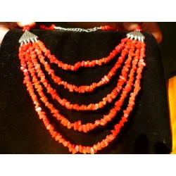  fermoir en S - 5 rangs sur le devant : 16 à 32 cm||Collier de chips de corail rouge