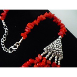  fermoir en S - 5 rangs sur le devant : 16 à 32 cm||Collier de chips de corail rouge