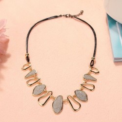  pendentif||Collier métal avec ses plaques en strass de Bohème blanc