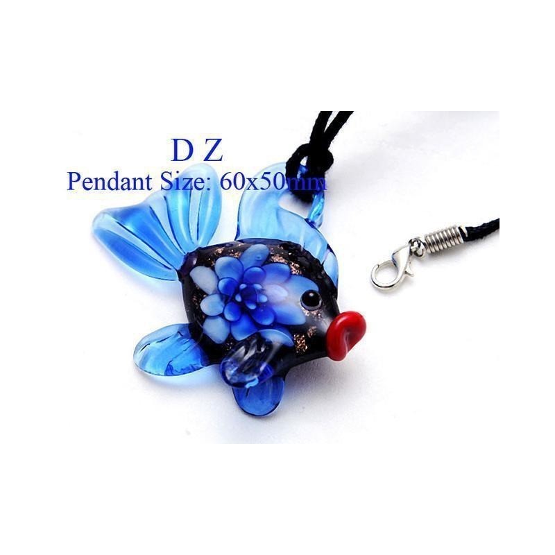 Superbe pendentif POISSON en verre. Divers coloris. D'autres modèles. Collier
