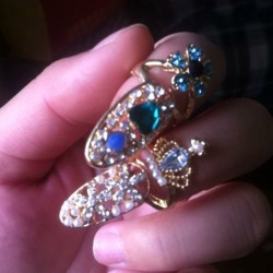 Cadeau très original à offrir ou à s'offrir !
Idéal pour professionnels des ongles Nail Art ou débutants.
Compatible avec les 