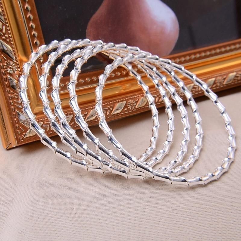 1 bracelet rigide argenté torsadé - Diamètre 67mm. Petit prix tout doux