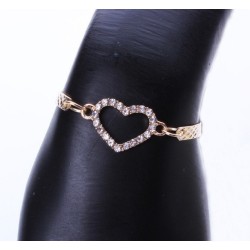 Bracelet fantaisie avec son cœur central en strass