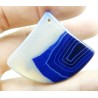 Pendentif en Agate ivoire et bleue – 38 x 45 mm