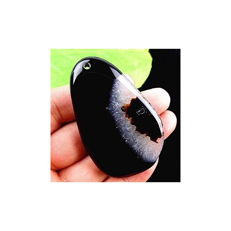 Pendentif AGATE NOIRE et BLANCHE  monté avec son anneau||Pendentif AGATE NOIRE et BLANCHE  monté avec son anneau